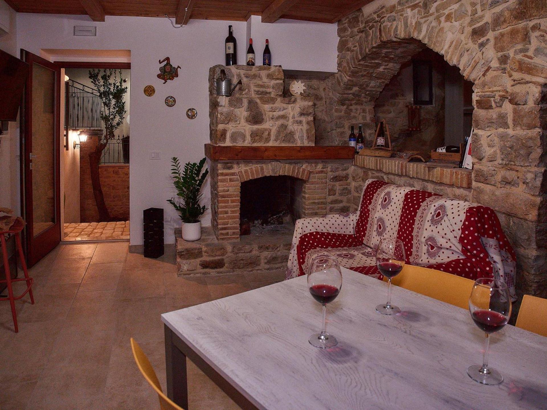 לינה וארוחת בוקר Pietra Montecorvino Il Cortiletto Del Borgo מראה חיצוני תמונה