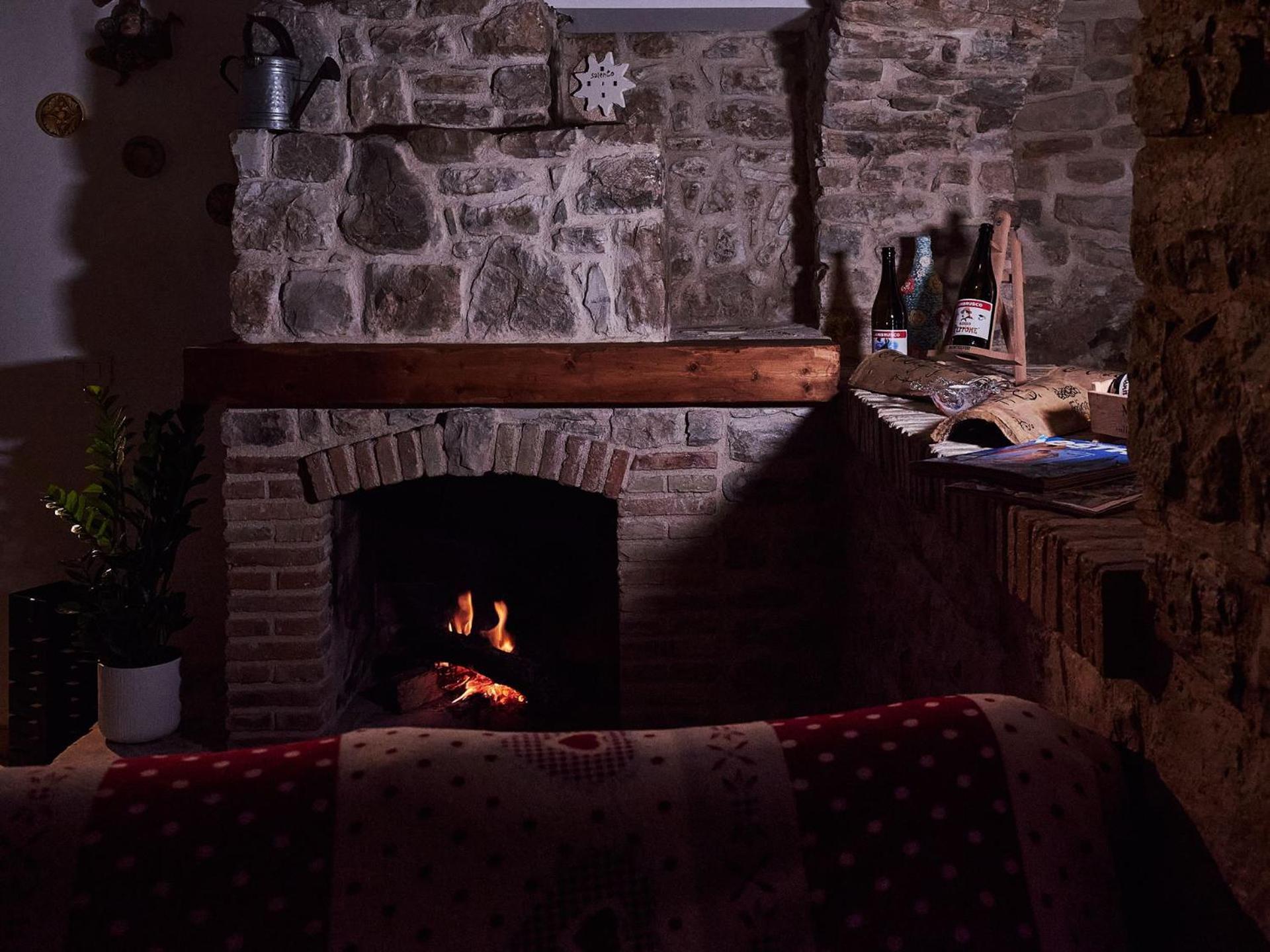 לינה וארוחת בוקר Pietra Montecorvino Il Cortiletto Del Borgo מראה חיצוני תמונה