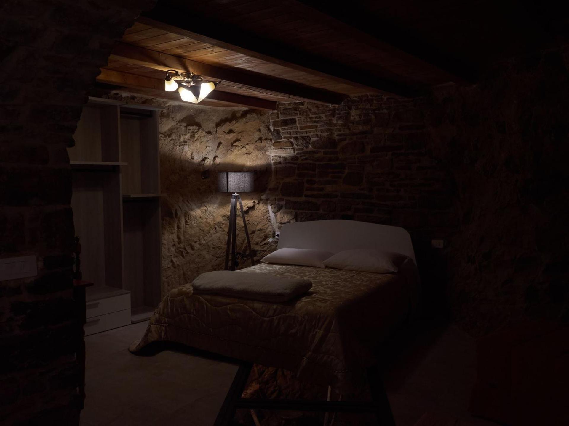 לינה וארוחת בוקר Pietra Montecorvino Il Cortiletto Del Borgo מראה חיצוני תמונה