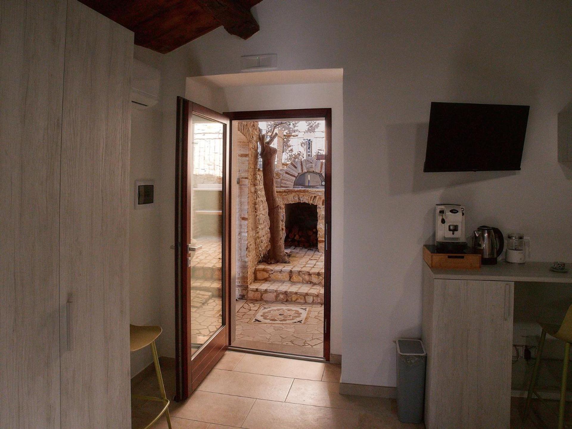 לינה וארוחת בוקר Pietra Montecorvino Il Cortiletto Del Borgo מראה חיצוני תמונה